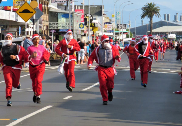 2019 Thames Twilight Santa Parade and Santa's Dash Down Pollen Street